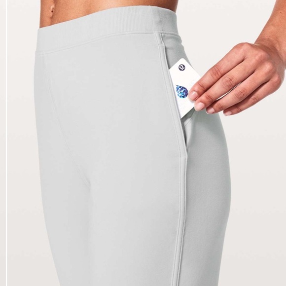 Lululemon Every Moment Pant *26" Vapor Size 6 - Picture 3 of 5